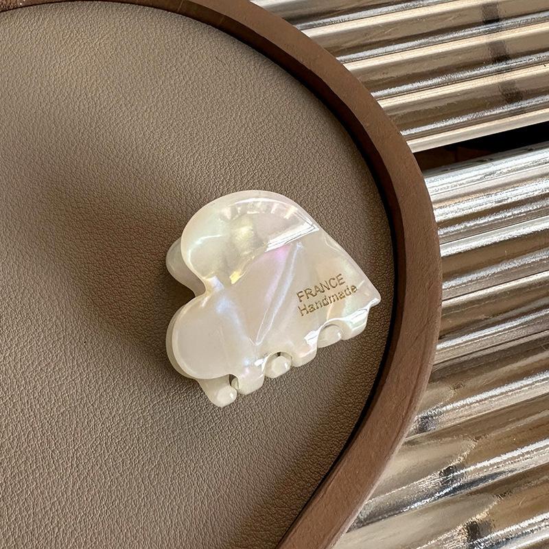New 3.5Cm Small Hair Claw Acetate Hair Crabs for Girls Cute Heart Shaped Hairclips Women Hair Accessories Hairpins Clips