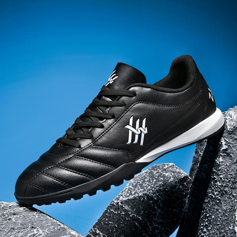 New Men High Ankle Outdoor Ultralight Football Boots Soccer Shoes Indoor High-quality Non-Slip Sports Shoes Futsal Non-Slip