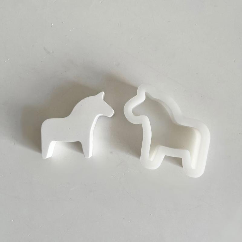 Horse Shaped Resin Molds, Animal Resin Molds for DIY Candle Craft Gypsum Ornaments Cake Fondant Decorations Baking