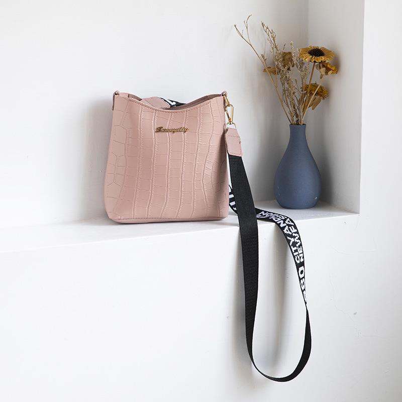 Koreanische Damen-Umhängetasche 2022 - Modische, vielseitige Messenger- & Bucket-Bag