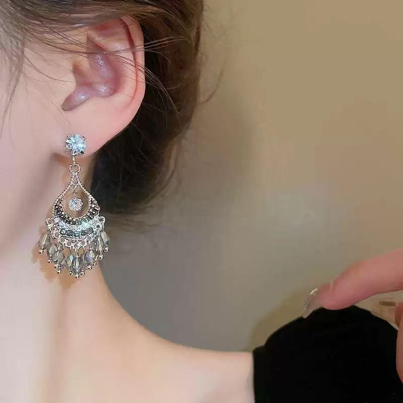 Orecchini etnici cinesi temperamentali con frange di cristallo orecchini lunghi antichi da donna orecchini