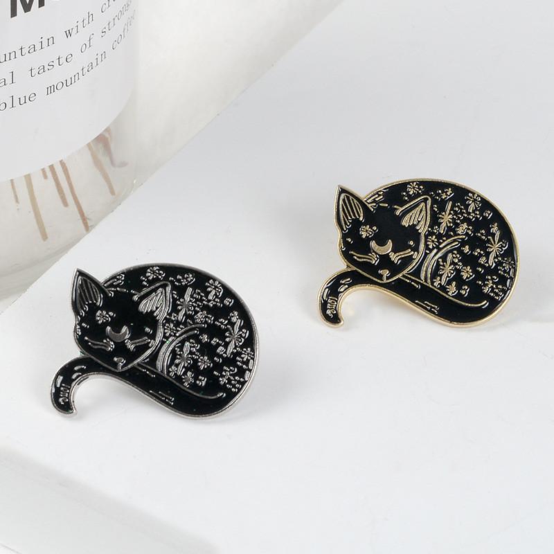 Unique Cartoon Cat Brooch Cute Sleeping Cat Design Fashionable Alloy Pin For Unisex Style