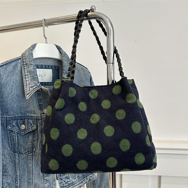 

Женская вместительная сумка-тоут для поездок на работу, лето 2025, новая универсальная модная сумка-шоппер через плечо/подмышку зелёный