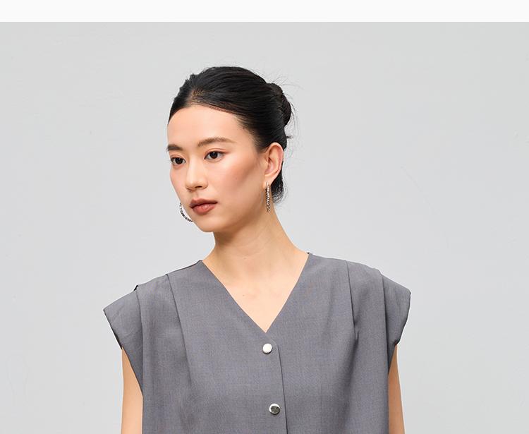 High end V-neck single breasted short sleeveless shirt for women in the summer of 2026, with a minimalist and stylish commuting style