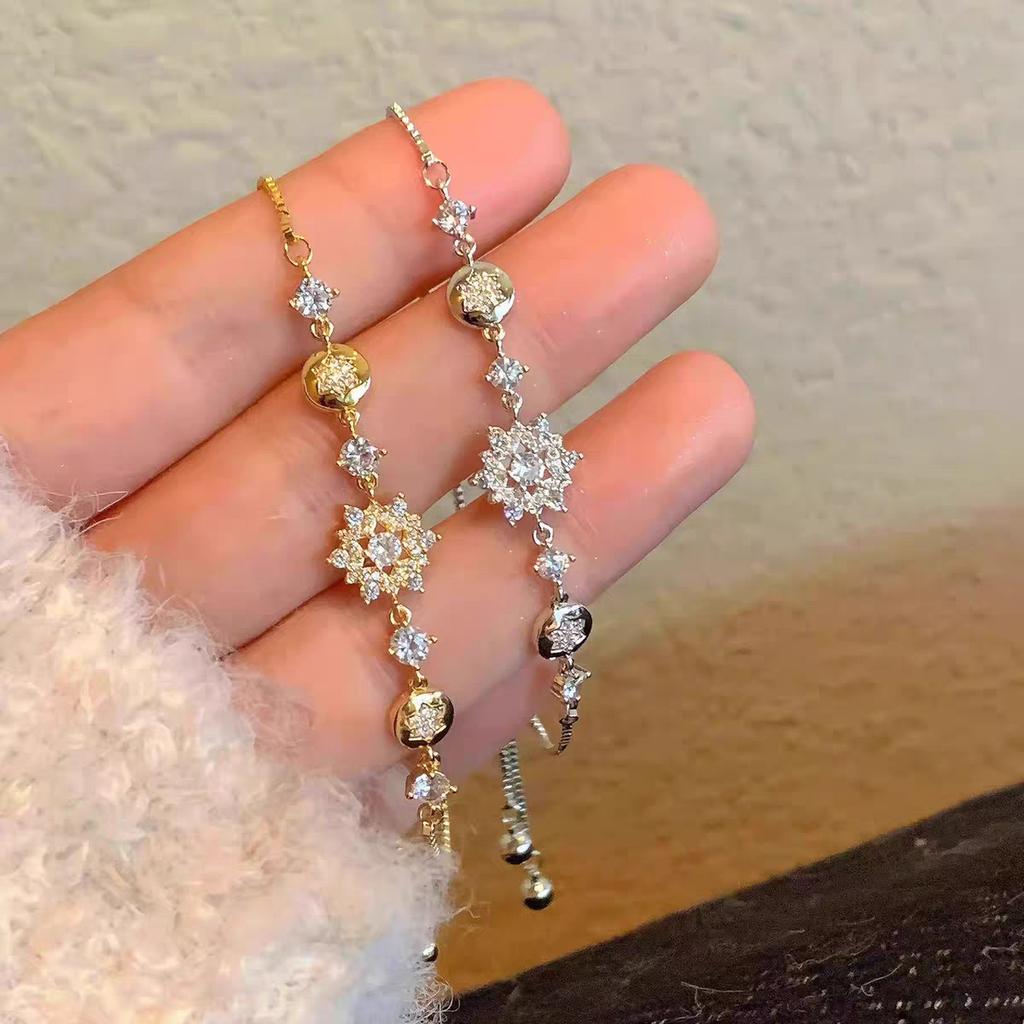 Cool Pull Temperament Winter Snowflake Exquisite Light Luxury Niche Design Zircon High-End Jewelry Adjustment Fashion Bracelet