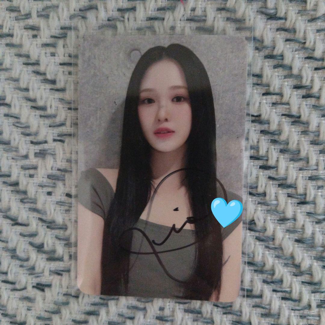 

[USED] NiziU Rio autographed photo card