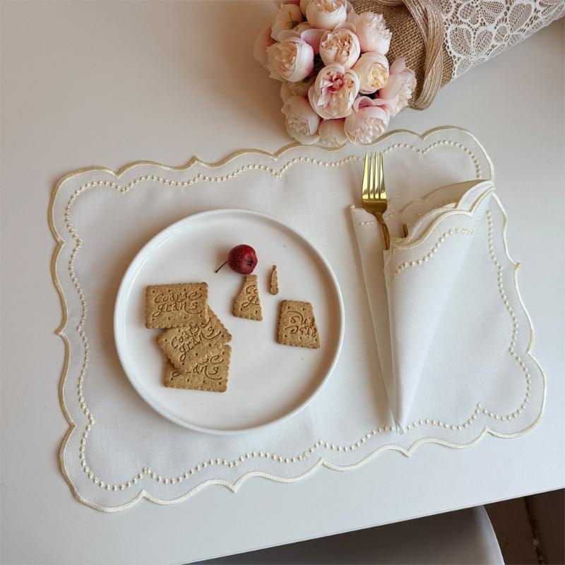 Modern Rectangular Embroidered Polyester Placemat Embroidery Machine Washable Table Mat For Family Gatherings