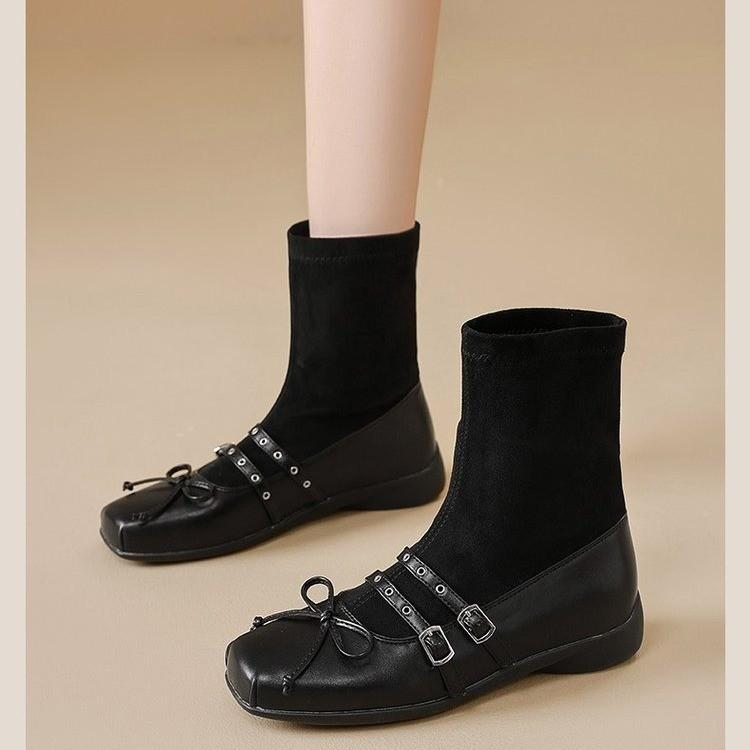 

Mary Jane solid color short boots women s 2025 new autumn and winter retro Maillard brown socks boots black Martin boots 35