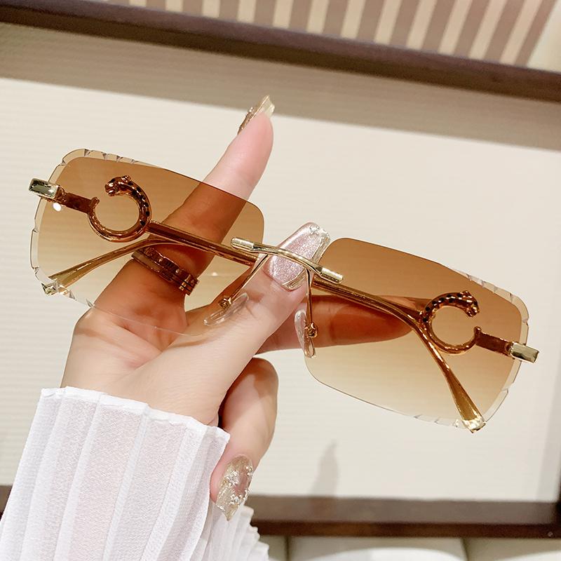 

Square Frame Cut Edge Sunglasses Fashion Ring Leopard Head Metal Sunglasses Trendy Photo Sunscreen Glasses 90262
