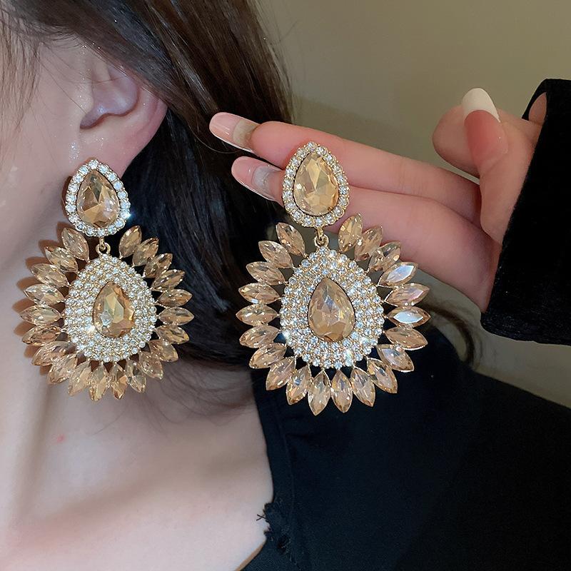 Exaggerated Earrings Retro Palace Style Earrings Fashionable Elegant Earrings Niche Design