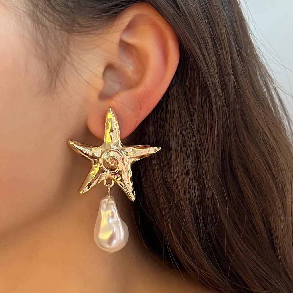 Spring and summer new ocean leisure vacation wind alloy starfish imitation pearl pendant simple fashion versatile earrings