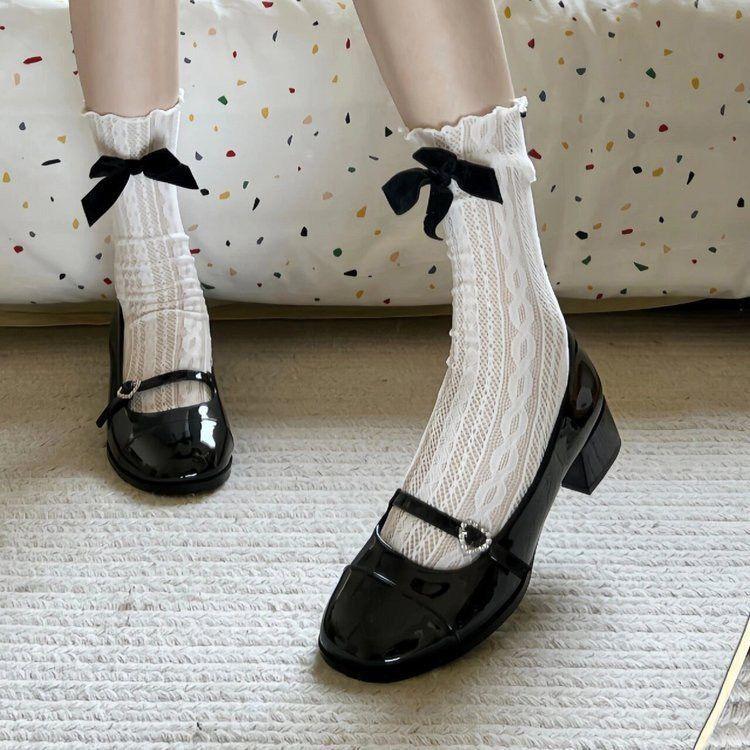 Französische schwarze Mary Jane High Heels Damen 2025 neu kleiner dicker Absatz Ein-Wort-Schnalle Retro Einzelne Schuhe