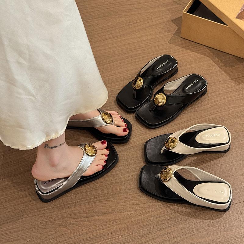 French heightening metal round buckle toe flip-flops shoes for women to wear in summer, super fire is not tired, foot slope heel cool slippers for