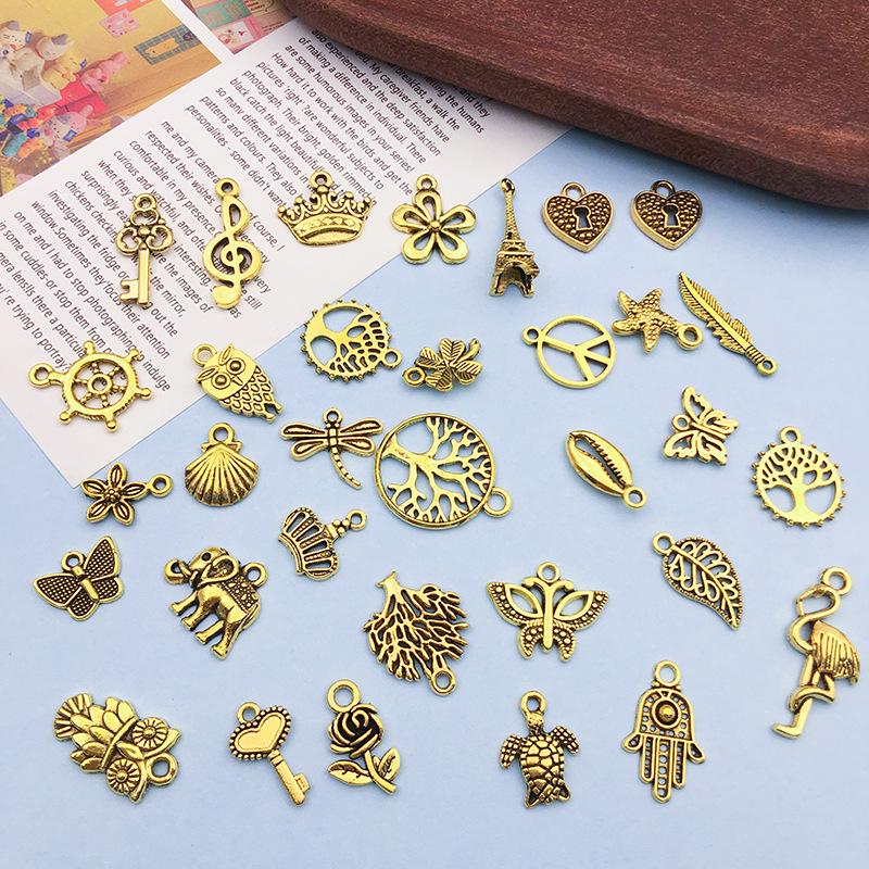 

30 Смешанных Подвесок из Сплава в виде Короны и Совы Античного Золота для DIY Винтажных Ретро Украшений.