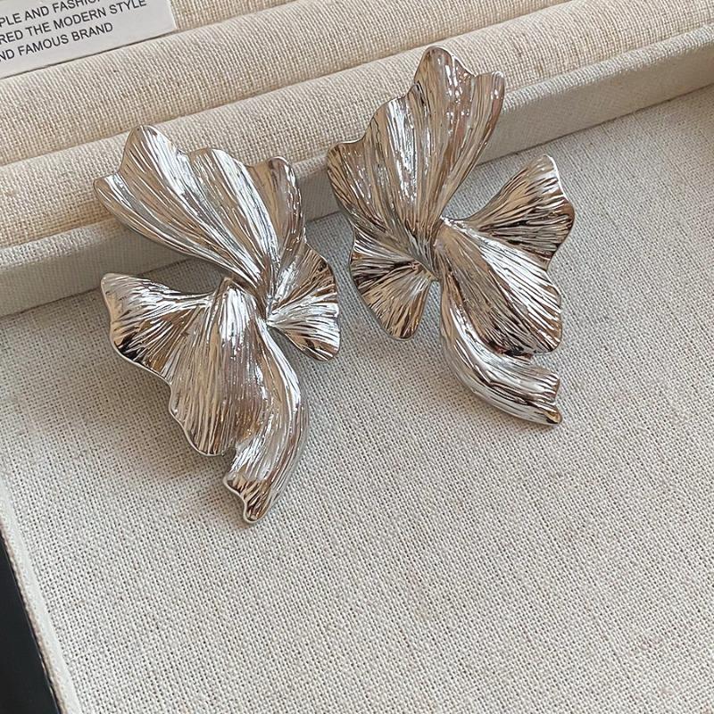 Silver Needle Irregular Geometric Texture Metal Stud Earrings Retro Simple Earrings Light Luxury Premium Earrings