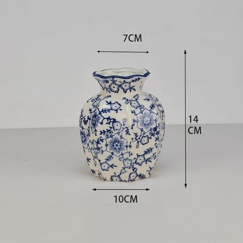 Medieval blue and white porcelain retro ceramic vase household niche living room utensil ceramic vase floral decoration vase