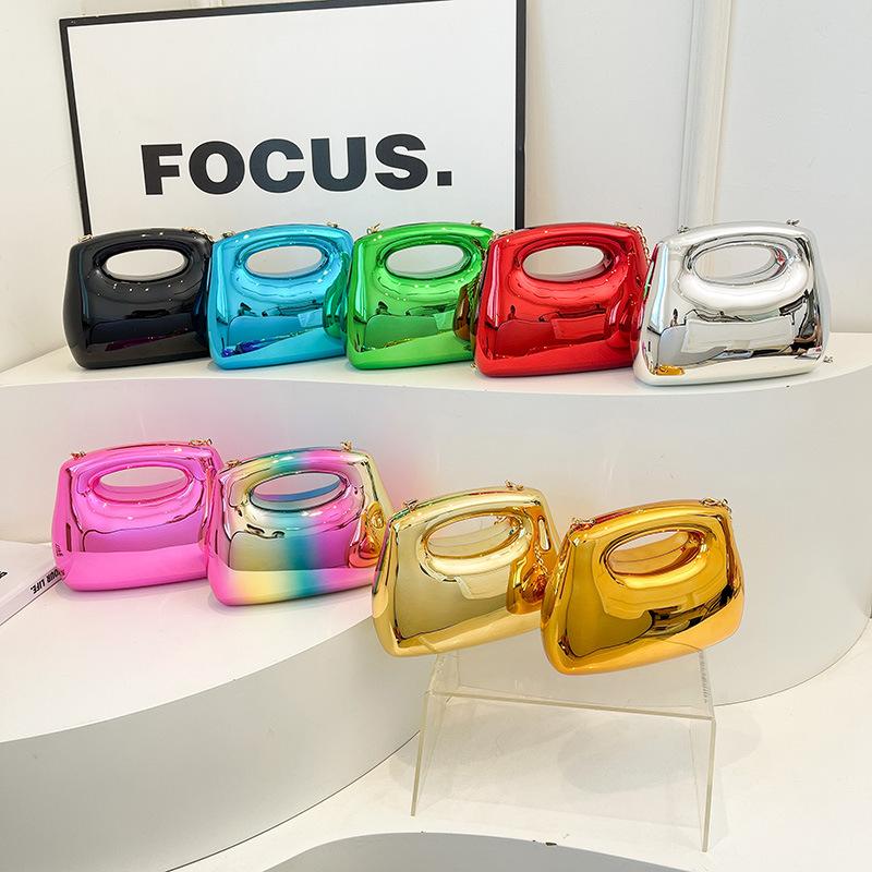 Damska błyszcząca akrylowa torebka pudełkowa 2025 nowa europejska i amerykańska cukierkowa kolorystyka zagraniczna wszechstronna torebka wieczorowa z łańcuszkiem na nadgarstek