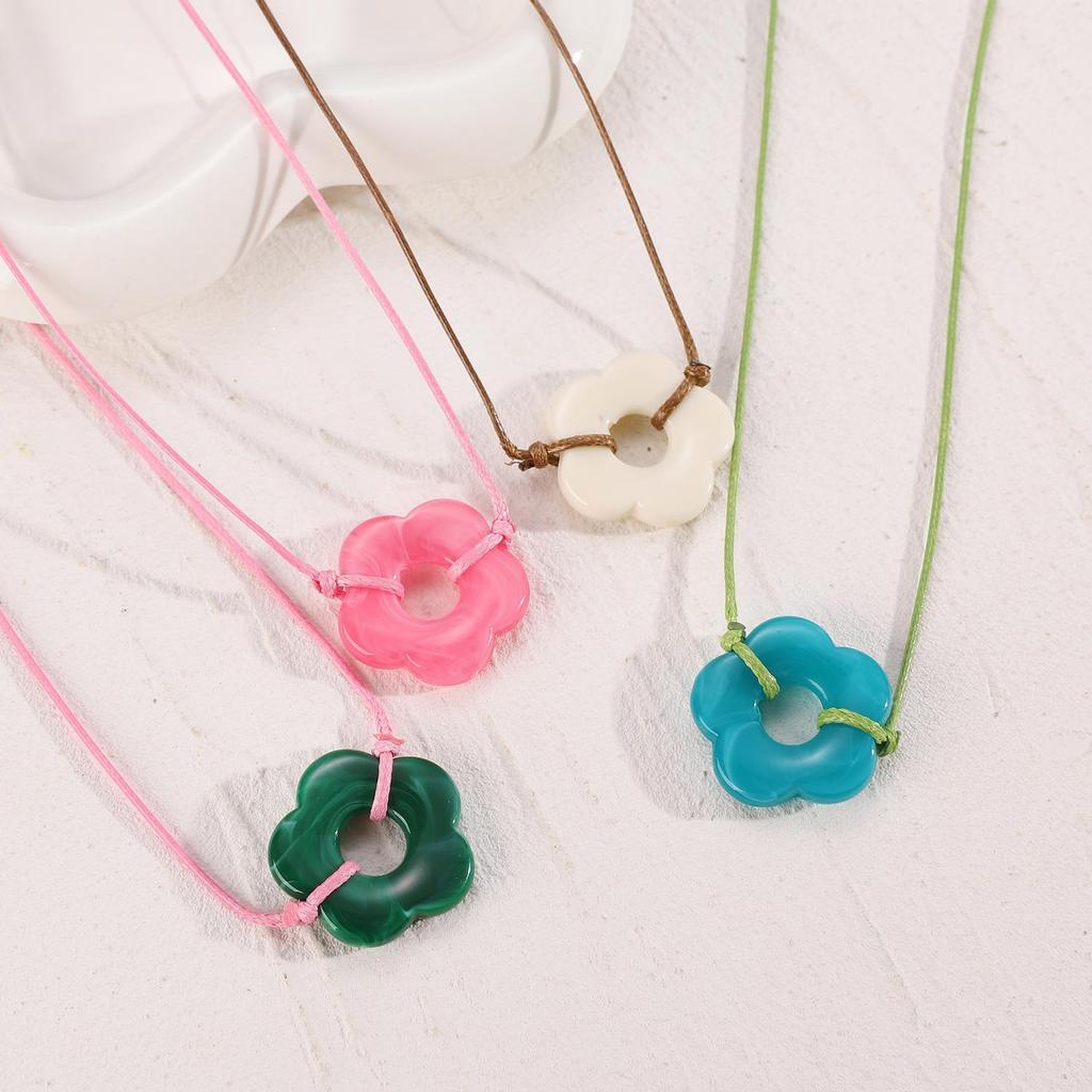 Retro Minimalist Fashion Free Knotting Flower Pendant Wax Thread Necklace Clavicle Chain