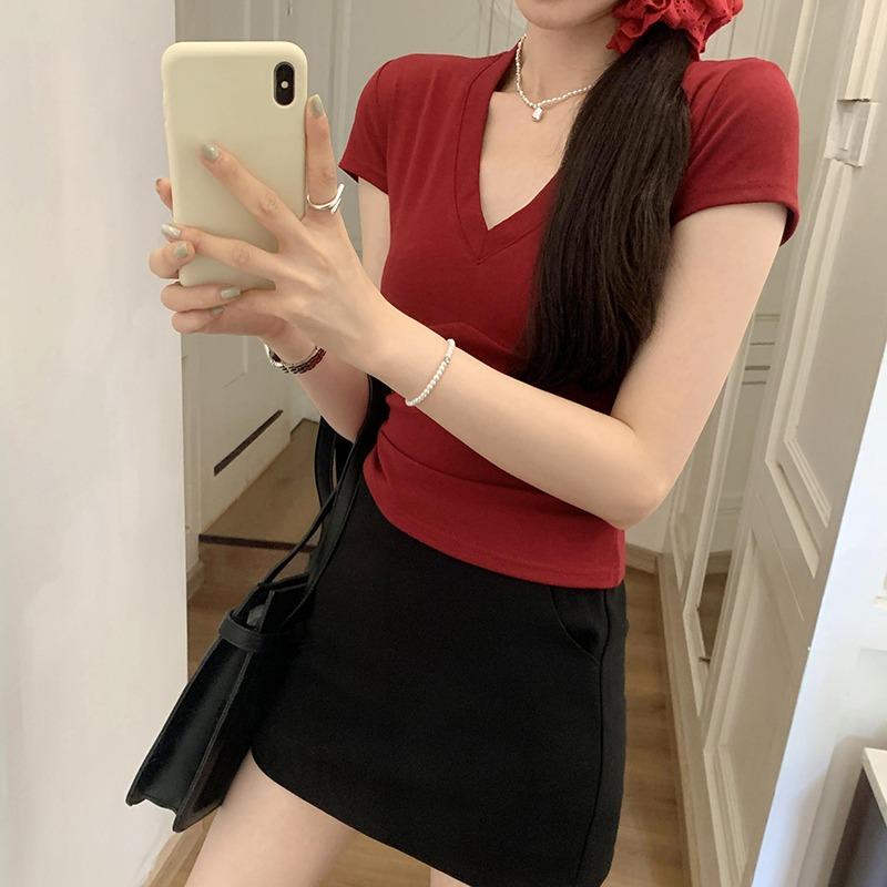 2025 Letní bavlněná sexy trička Dámské hluboký výstřih do V s krátkým rukávem tričko ležérní tenké elastické skinny y2k crop topy dámské oblečení