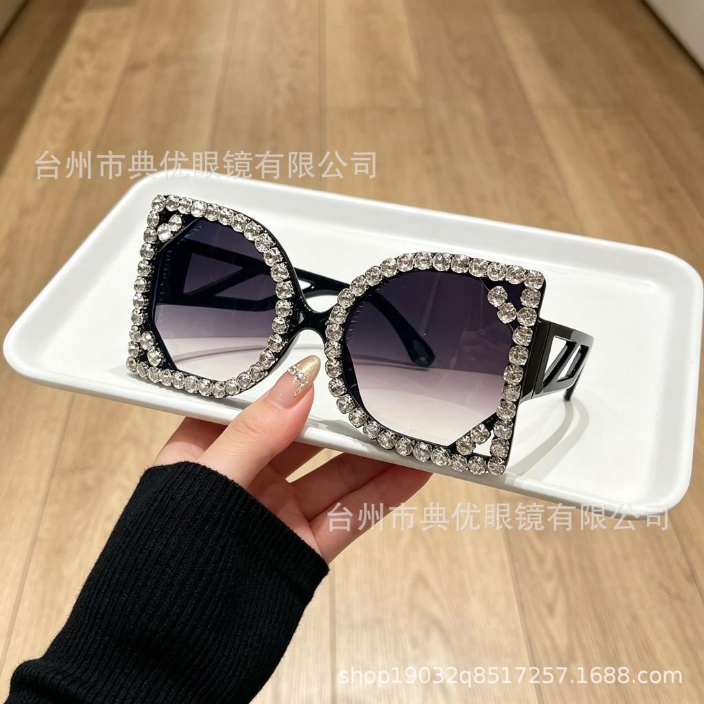 New cool diamond-encrusted large-frame square sunglasses travel photography street photography funny trend creative sunshade sunglasses