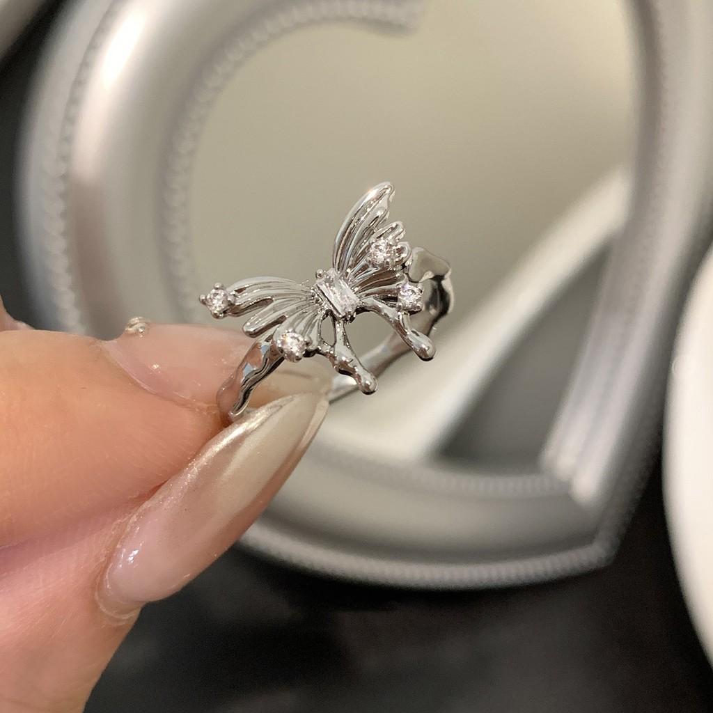 Contemporary Clear Moonstone And Zircon Ring For Women Offering Elegant And Distinctive Style