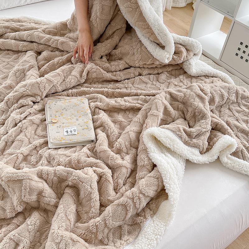 All-season Bedroom Throw Blanket Lamb Wool Winter Thickened Thermal Blanket Soft and Comfortable Nap Flannel Solid Color Blanket