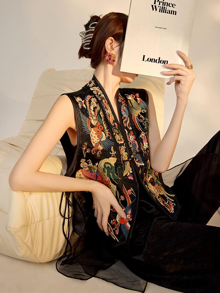 2026 Chinese Style High-End Mulberry Silk Embroidered Frog Button Mesh Retro Women's Vest M6063