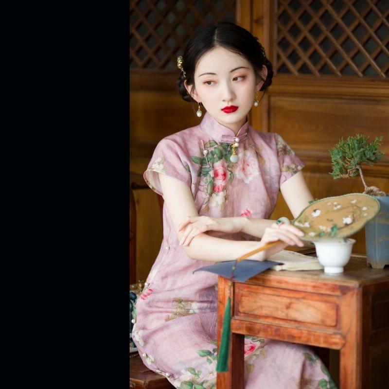 

Модифицированное платье с воротником-стойкой и винтажным принтом Cheongsam