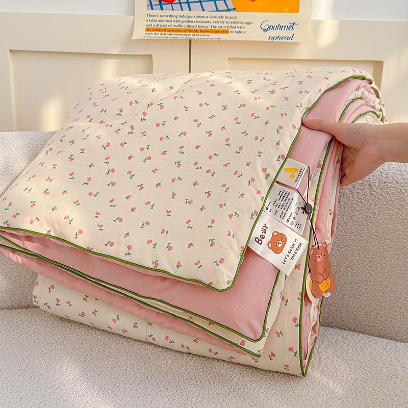 Washable Cotton Double Gauze Cartoon Summer Quilt for Mother and Baby - Soft, Fresh, and Thin Air Conditioning Blanket