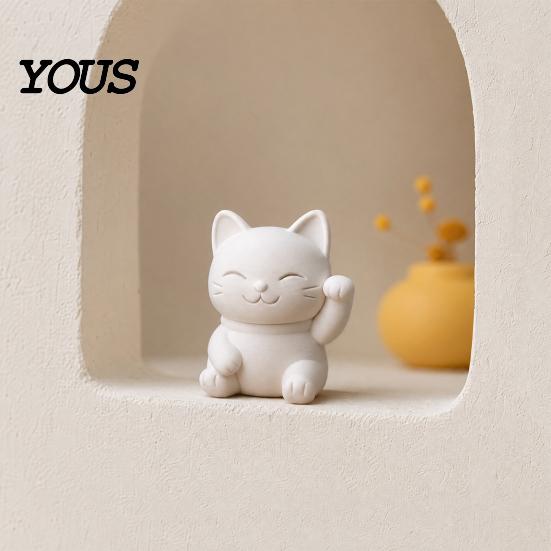 Nightstand Fortune Cat Statue 3D Printed Luck Statue, Cute White Maneki Figurine, Matte Mini Ornament for Home Desk Bedroom Decor, Holiday