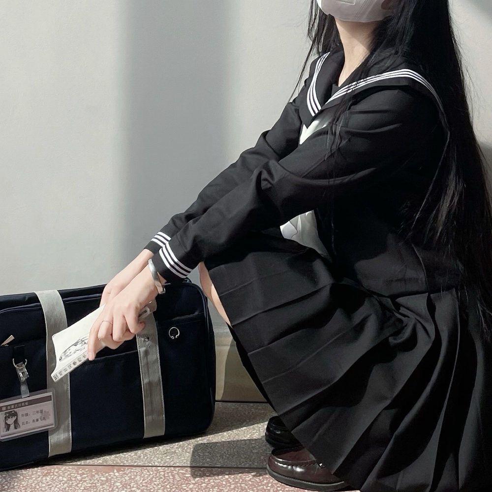 Großformatiges Schwarzes Dreistreifen-Matrosenanzug-Set - Authentischer Japanischer Schulstil für Damen