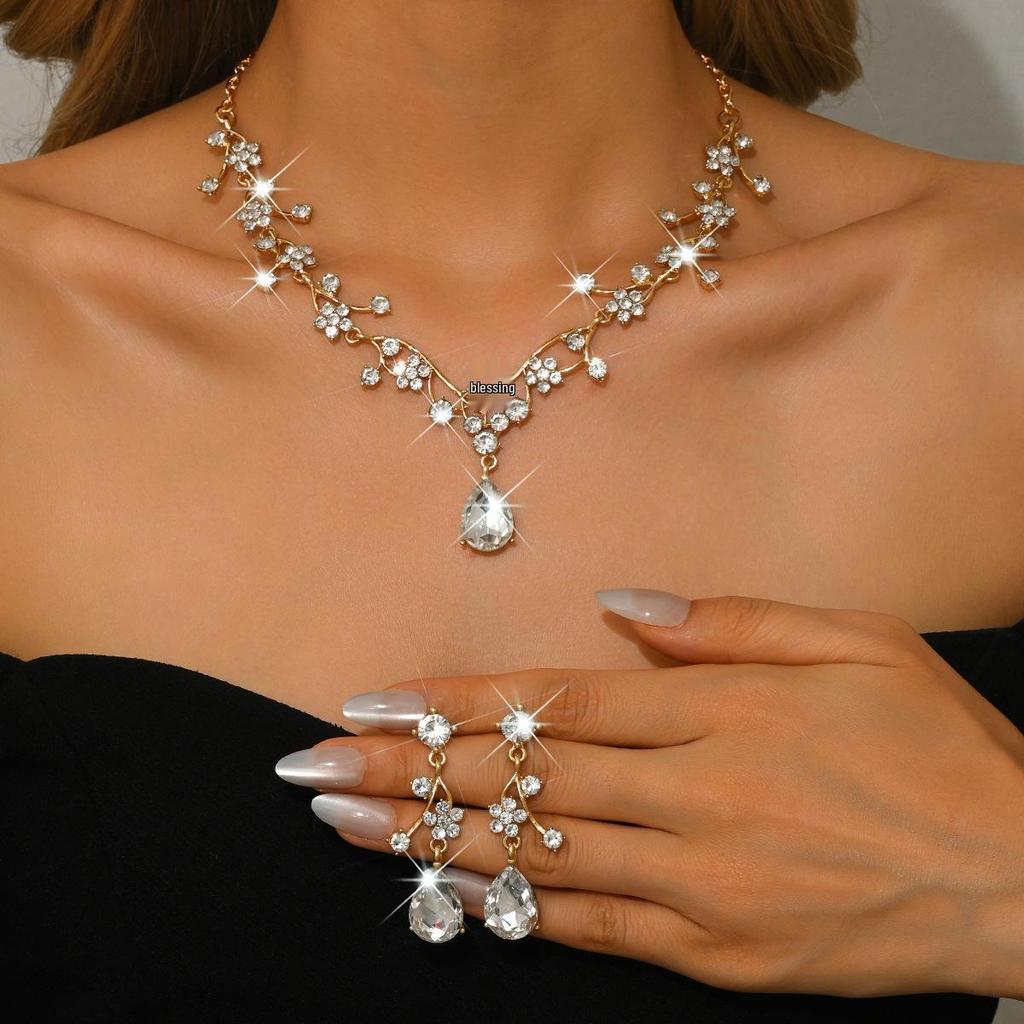 Elegant Rhinestone Floral Jewelry Set: European & American Bride Necklace & Earrings for High-End Parties