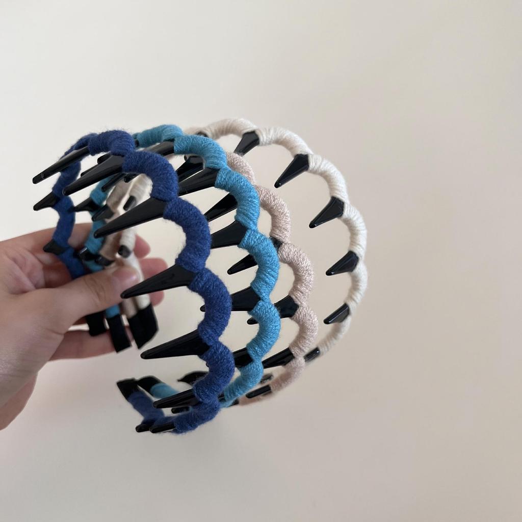 Women's Fluffy Wool Tooth Wave Headband: Autumn/Winter Non-Slip, High Skull Top, All-Match Temperament Hairpin.