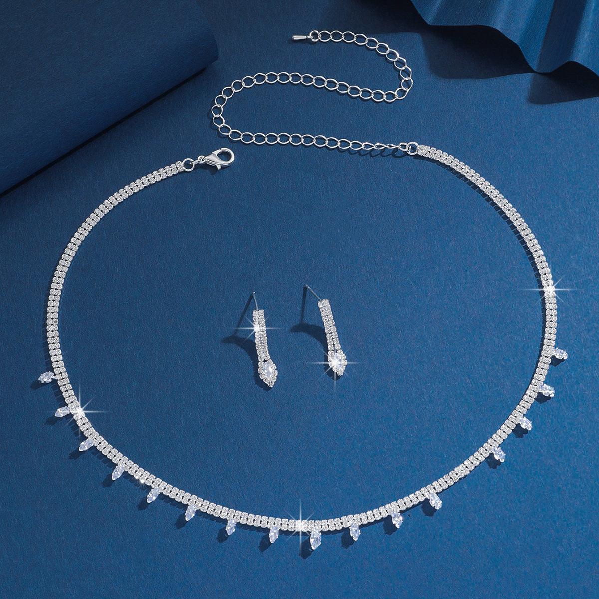 Сладкая и Дерзкая Девушка-Специя Супер Блестящая Циркониевая Цепочка на Ключицы Легкая Роскошь Нишевая Высококачественное Ожерелье с Темпераментом Женская Цепочка на Шею