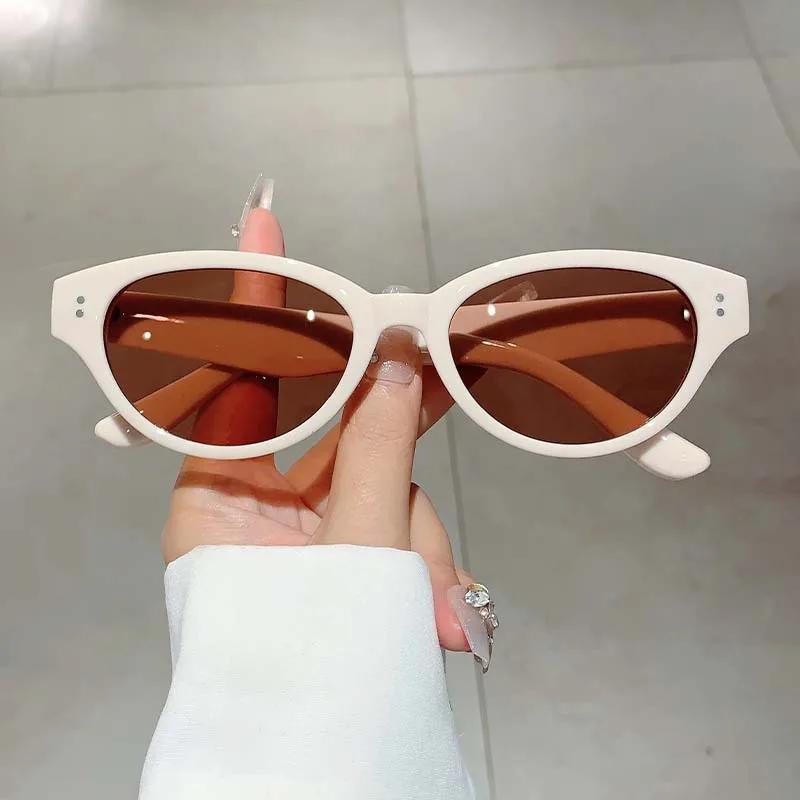Popular Vintage Rivet Cat Eye Sunglasses Women For Men Sun Glasses Punk Shades Luxury Brand Designer Optical Eyeglasses Frame