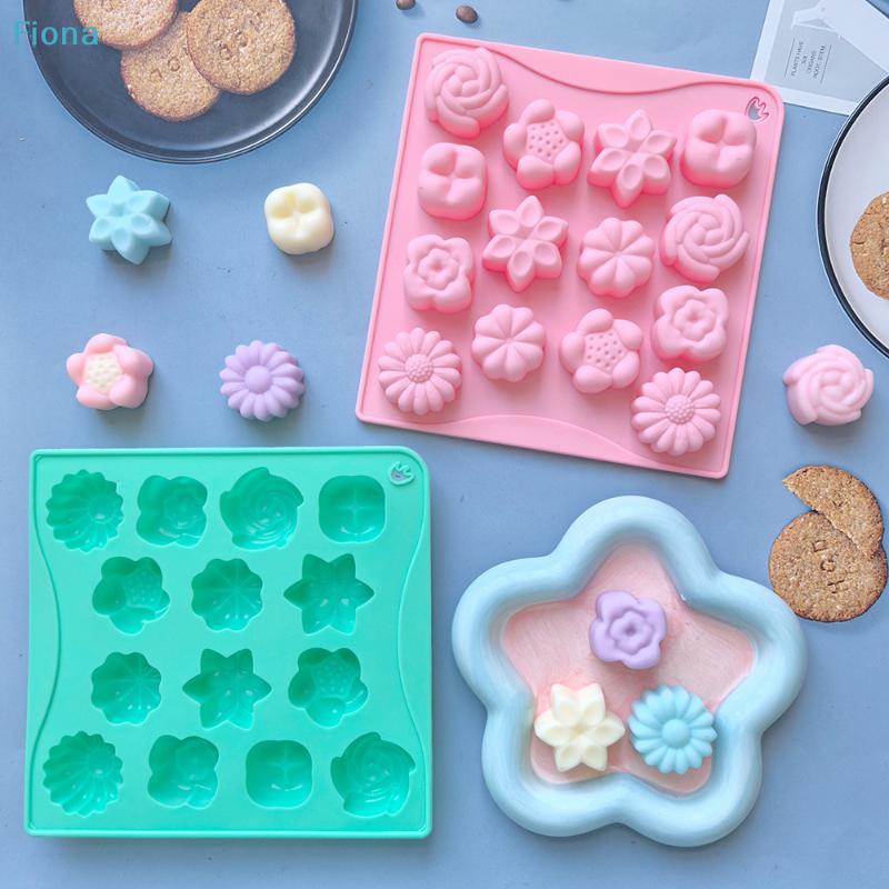 Kitchen Handmade Baking Tool Mini 14 Cavity 7 Small Flower Shaped Candy Chocolate Cookies Silicone Mold