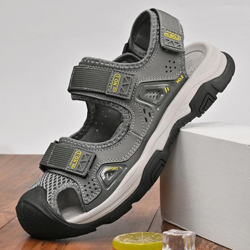 New Sandals Men's Summer Wear Sports Soft Sole Men's Driving Casual Men's Beach Shoes Leather Mesh Holes