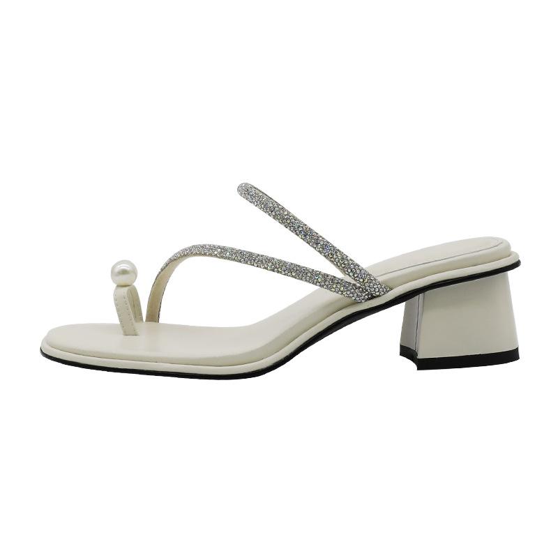 

Fairy wind thick heel set toe pearl cool slippers women wear 2025 new rhinestone vacation toe sandals with skirt 39