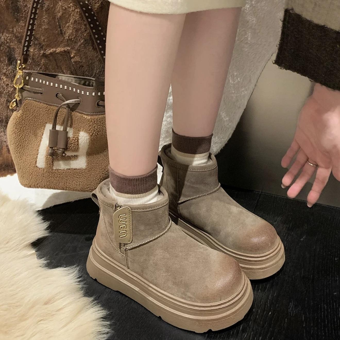 

Меховые балетки женские ботильоны на платформе зимние сапоги замшевые теплые плюшевые хлопковые туфли на высоком каблуке женские зимние тренды 2024 года уютные модные ботинки женские 38
