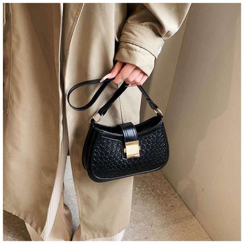 Simple and Fashionable Shoulder Bag, Girls' High-end Underarm Bag, Early Spring New Commuter Texture Versatile Small Square Bag