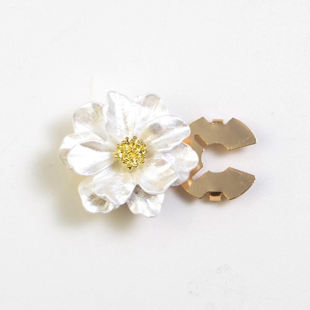 

Flower Shape Button Covers Clothing Decoration Flower Button Covers Fashion Cuff Links Cloth білий