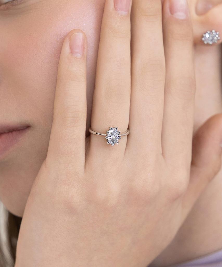 Tatiana Antique Oval Cubic Ring Cr2805