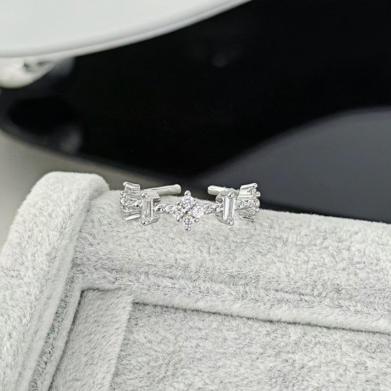 Geometric Light Luxury, High-End Sense, Thin Ring, Personalized Opening Ring, Simple Micro-Inlaid Flash Zircon, Super Fairy Ring, Female.