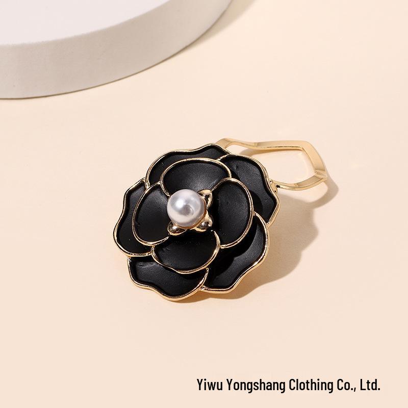 

Элегантная шелковая брошь-кольцо с камелией двойного назначения: Универсальный аксессуар для плетения квадратных узлов для женщин