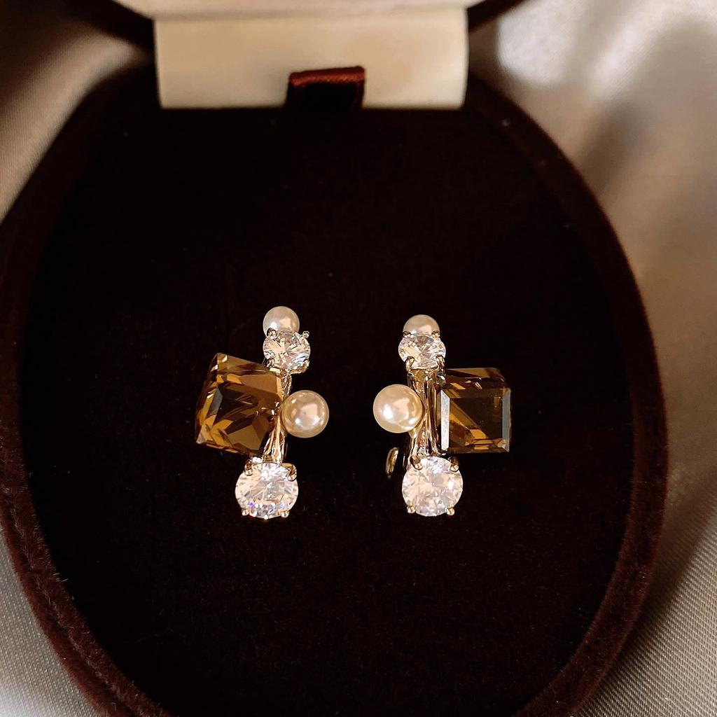 Maillard coffee color amber earrings women's autumn and winter high-end commuter style earrings light luxury niche design earrings