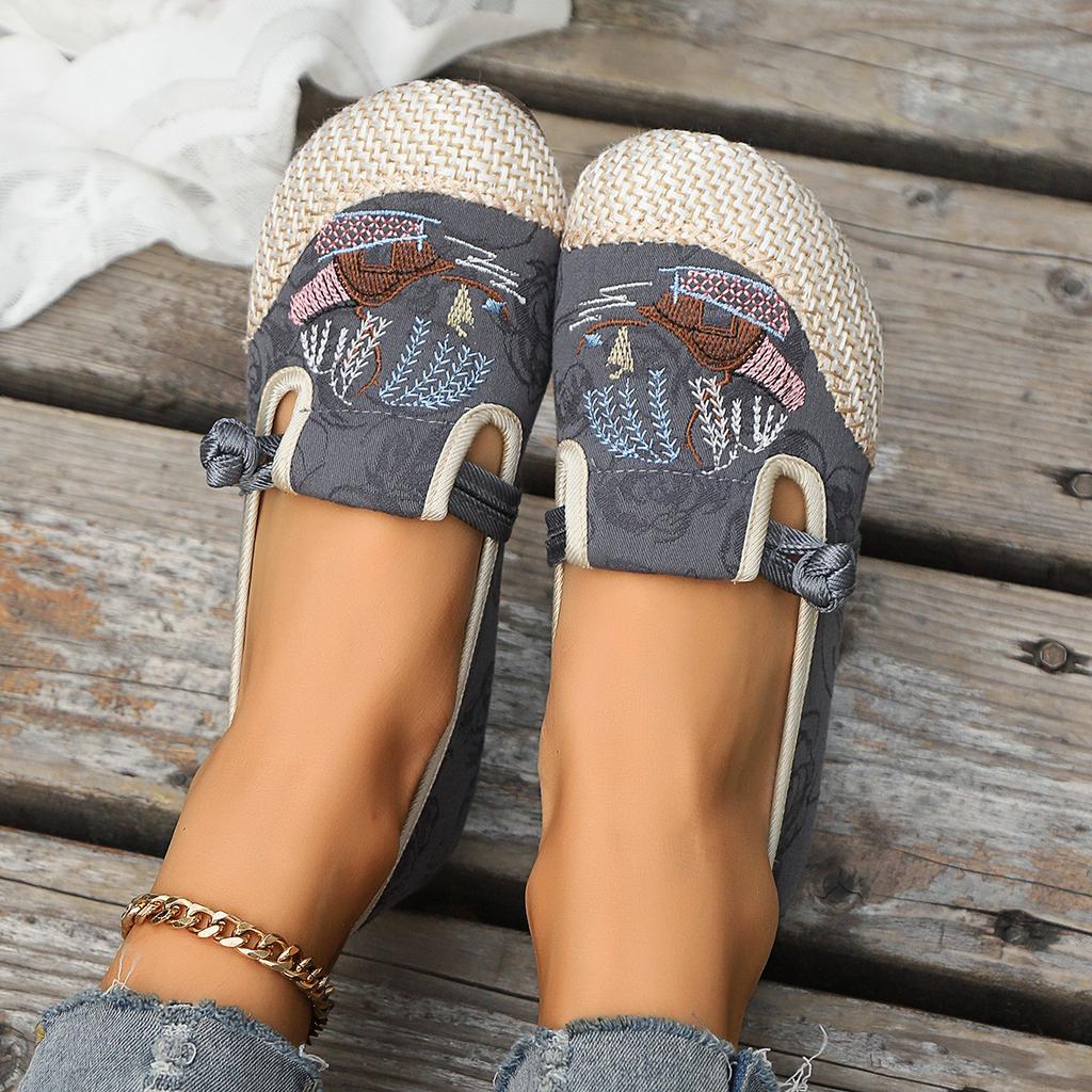 In, Pantofi de pescar, Pantofi simpli, Pantofi brodați, Stil etnic, Pantofi de mamă