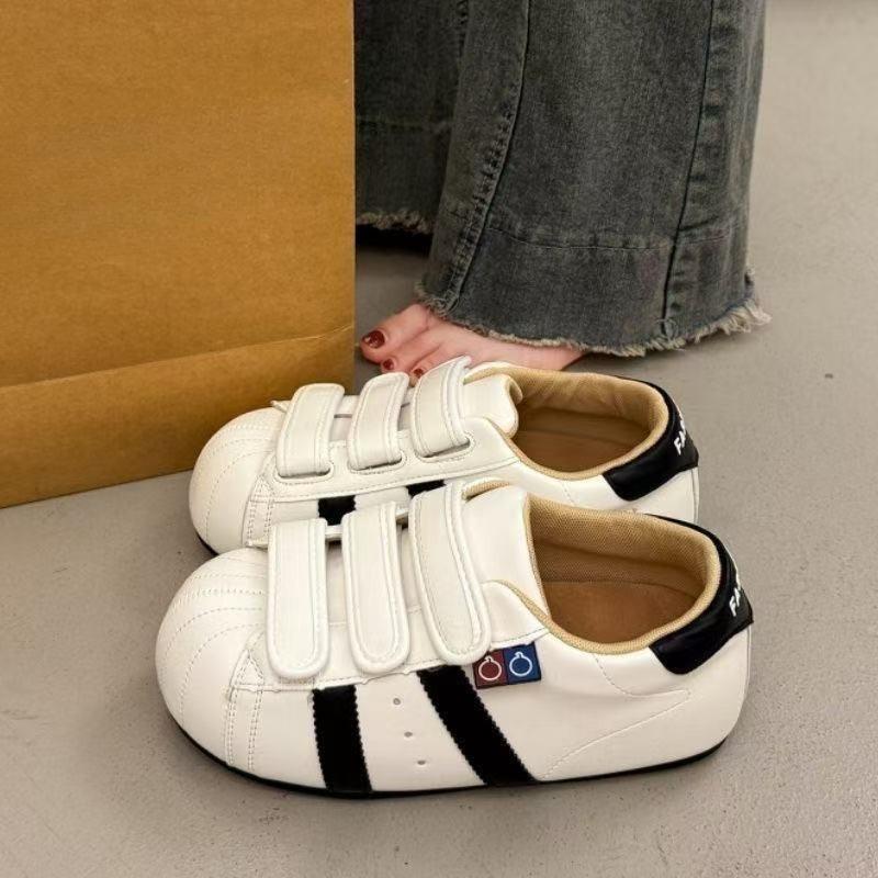 The New Velcro Shoes Are Casual and Versatile White Sneakers, Fashionable, Simple, Niche, and Cute