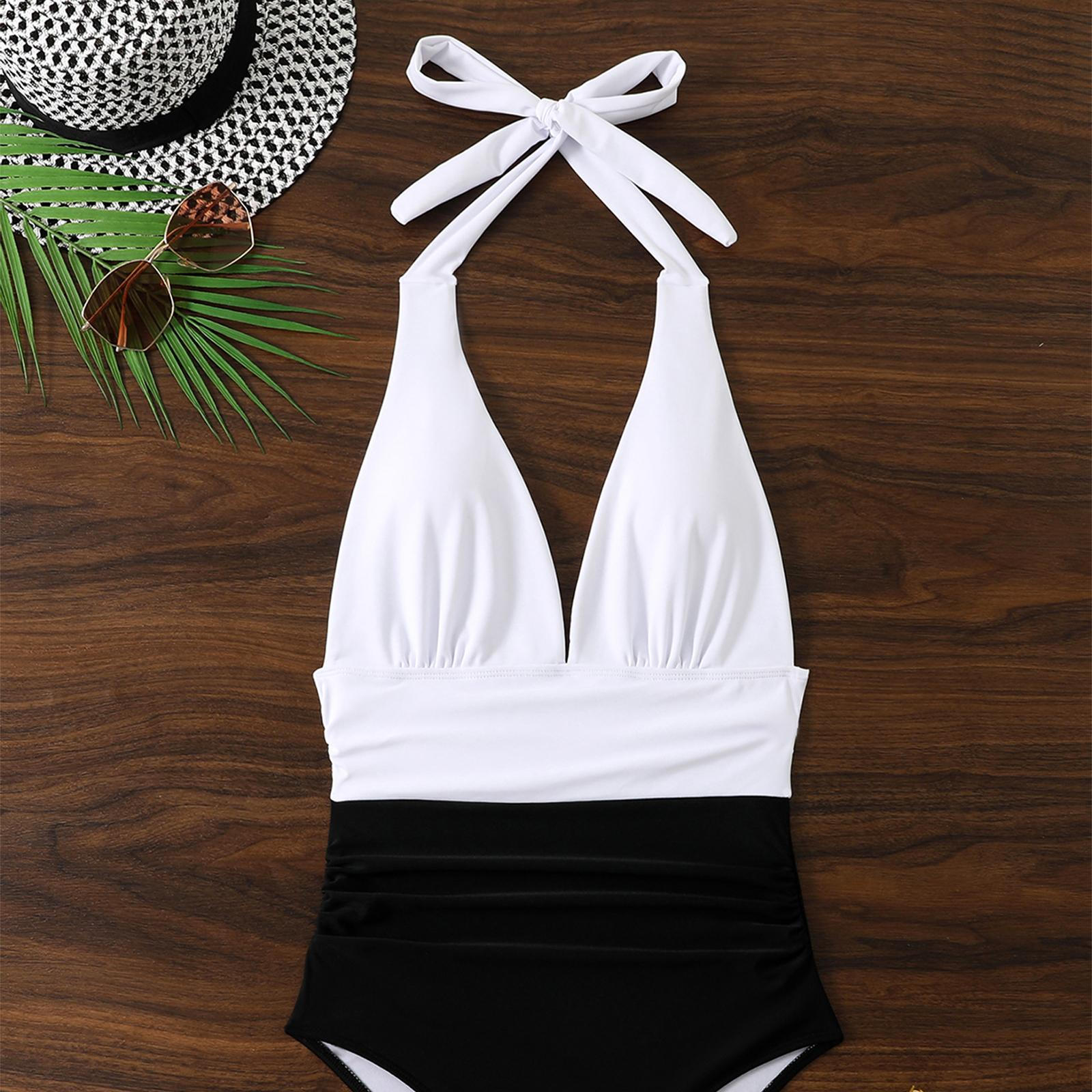 

Женский купальник для летних занятий в бассейне