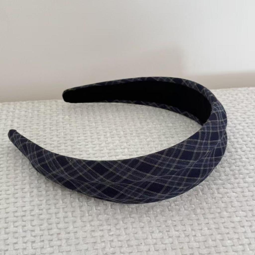 Autumn & Winter Retro Checkered Hairband: Versatile Headwear for Women