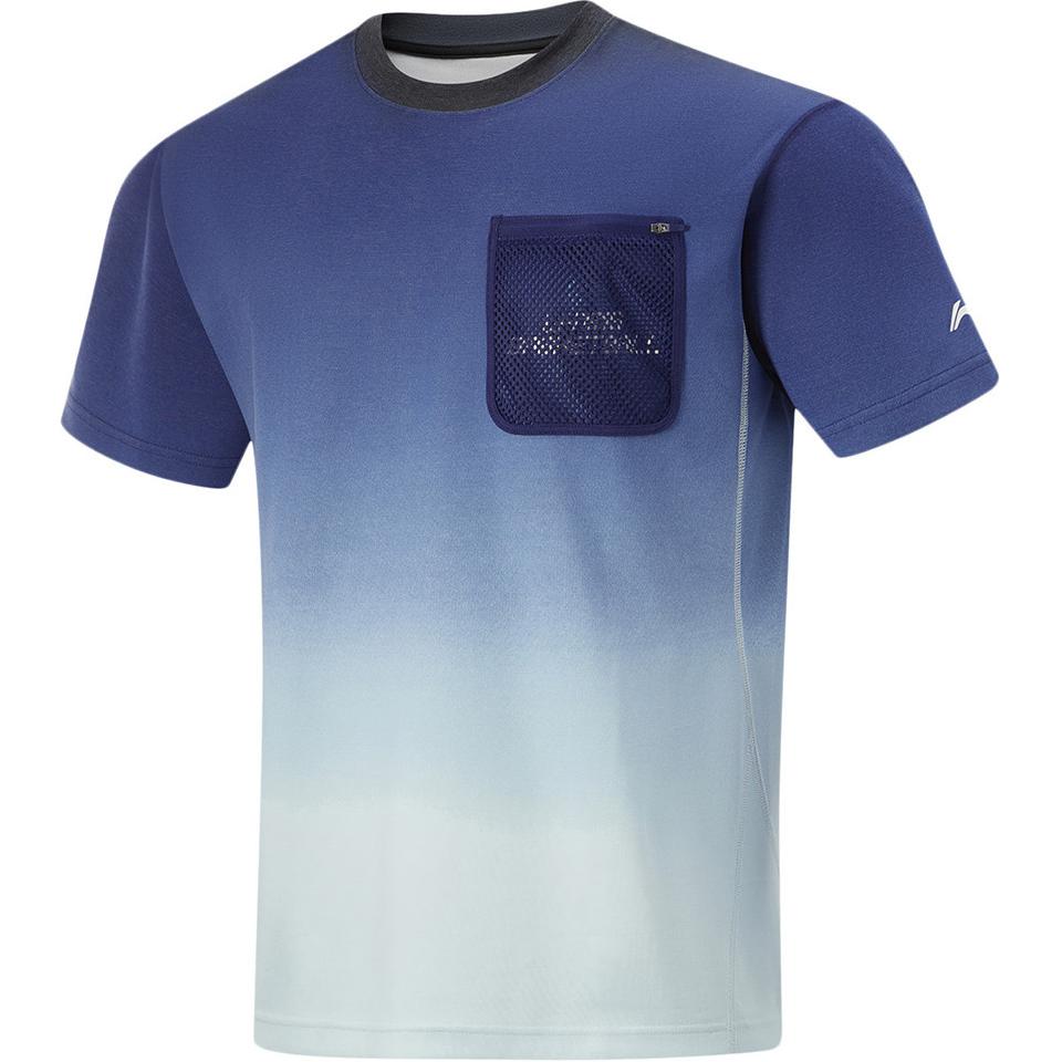 

Li-Ning Professional Basketball Series Printed Letter Crew Neck Comfortable Breathable Versatile Short Sleeve T-Shirt Men Tops Blue-Gradient AHSU607-3 2XL